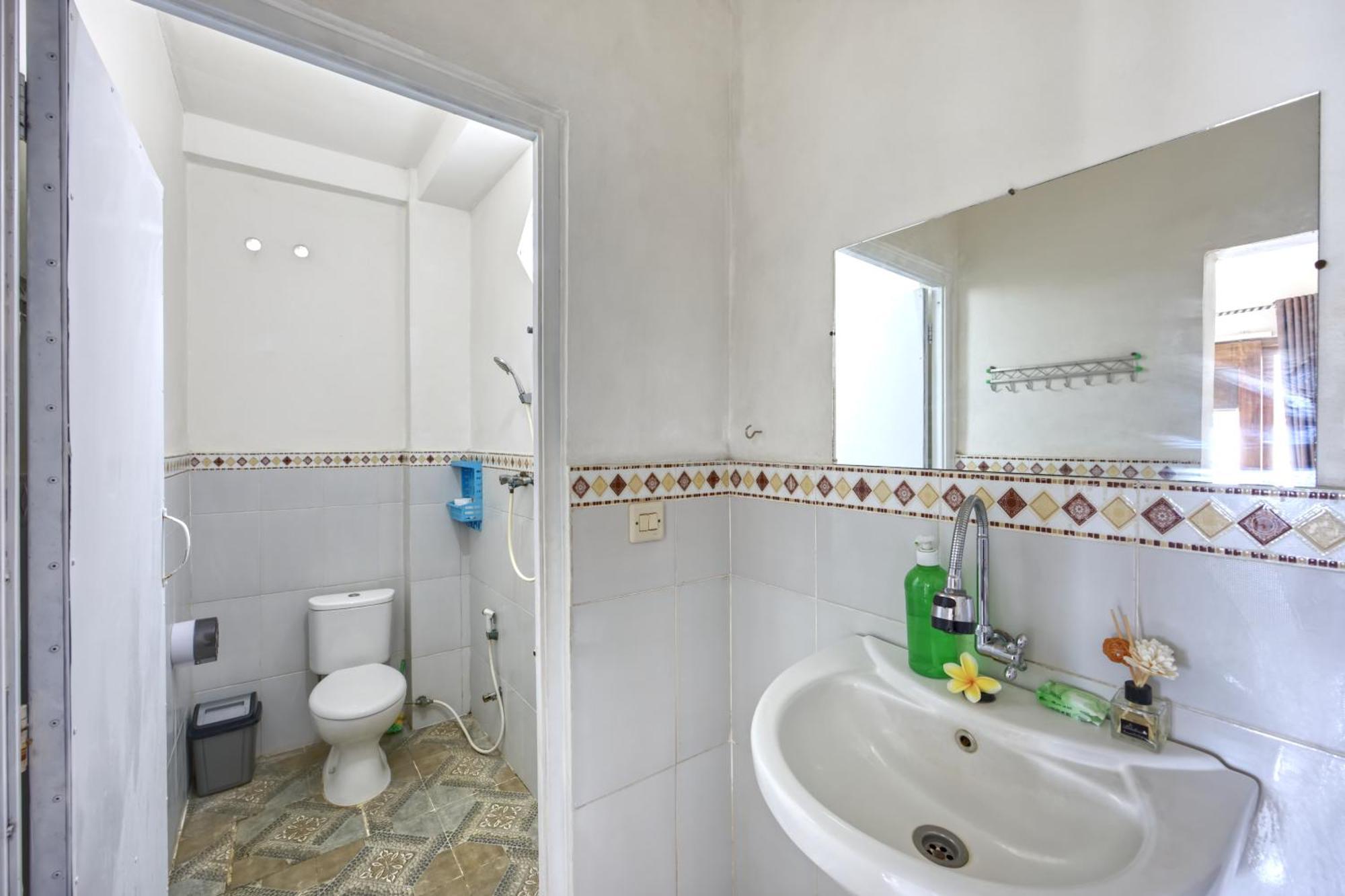 Bagus Cottage Batununggul Habitación foto